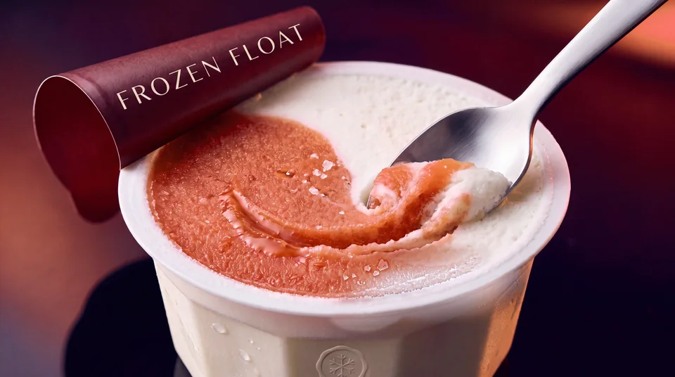 KI-Visual: Standbild aus dem Frozen-Float-Case.