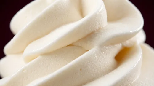 KI-Visual, verworfen: Vanille liest als Buttercreme statt als gefrorenes Eis.